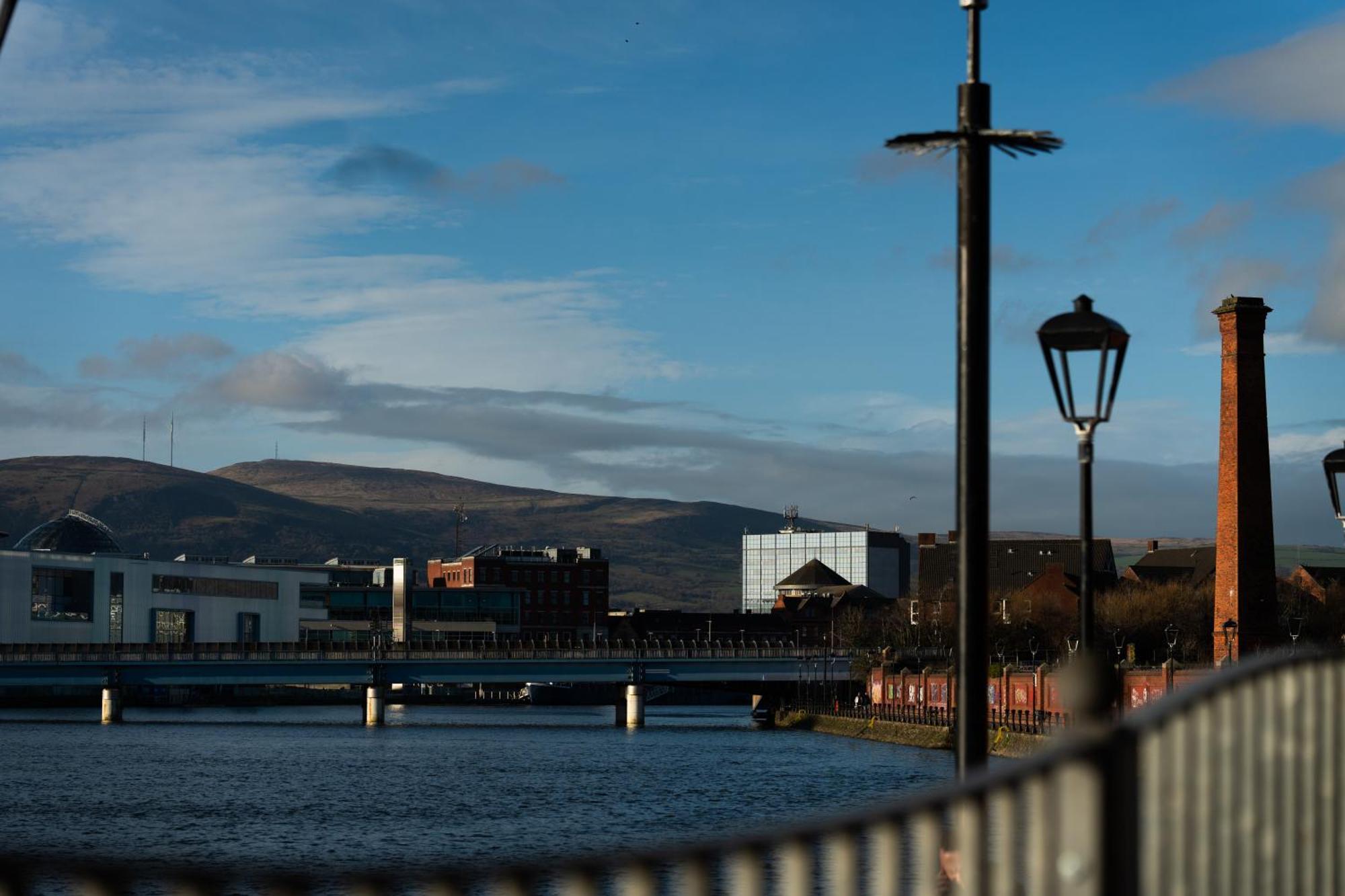 River Side Apartment, City Centre - Beautiful View And Free Parking! Belfast Exterior foto